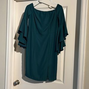 VENUS midi dress with off shoulder ruffled sleeves, Green